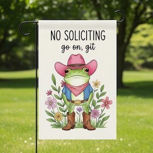 Funny No Soliciting Garden Flag, Cowboy Frog Yard Sign, Western Door Decor, No Solicitors Outdoor Flag, Go On Git Porch Banner