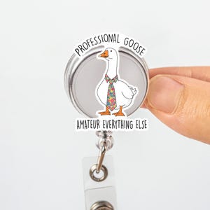Bobine d'insigne d'oie drôle, porte-carte d'identité d'oie professionnel, cadeau d'infirmière humoristique au travail, clip pour badge rétractable mignon pour collègues, clip pour badge drôle