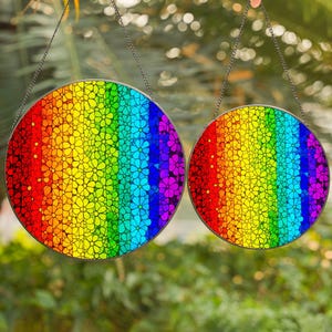 Regenbogen Blumen Glas Suncatcher, Pride Glasfenster Kunst, LGBTQ Sun Catcher Geschenk, LGBT Glasdekor, Queer Fensterschmuck