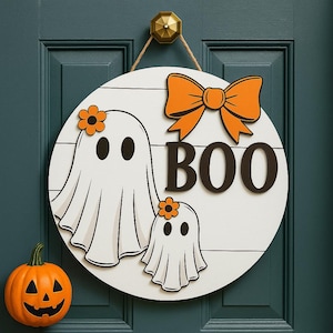 Boo Ghost Door Hanger, Halloween Wood Sign, Cute Ghost Decor, Round Fall Door Sign, Spooky Porch Decor, Trick or Treat Sign