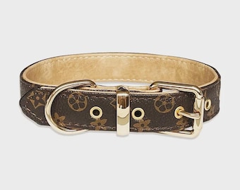 Braunes Monogram Halsband und Leine