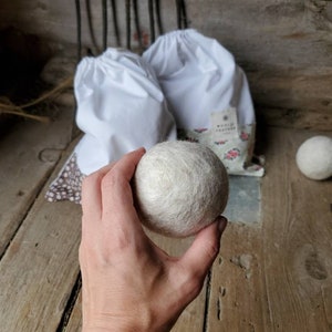 Bag of  4 Wool dryer balls