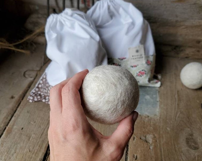 Bag of  4 Wool dryer balls