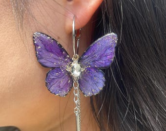 Lila Schmetterling Hoop Baumeln Ohrringe, Verzauberte Fee Ohrringe, Handgemachter Harz Schmuck, Geschenk für Sie