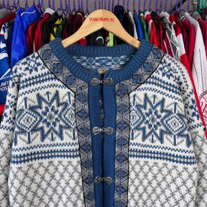 Vintage 90s Dale Of Norway Style Pure Wool Nordic Fair Isle Snowflake Sweater Cardigan