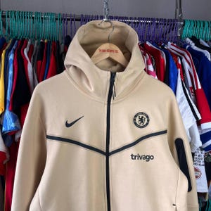 Sudadera con capucha y cremallera completa Nike Chelsea Tech Fleece color beige, talla M (fútbol americano/soccer) imagen 2