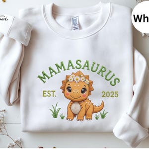 Gesticktes Mama Saurus Sweatshirt: Benutzerdefinierte Mutter EST, Dinosaurier Mutter