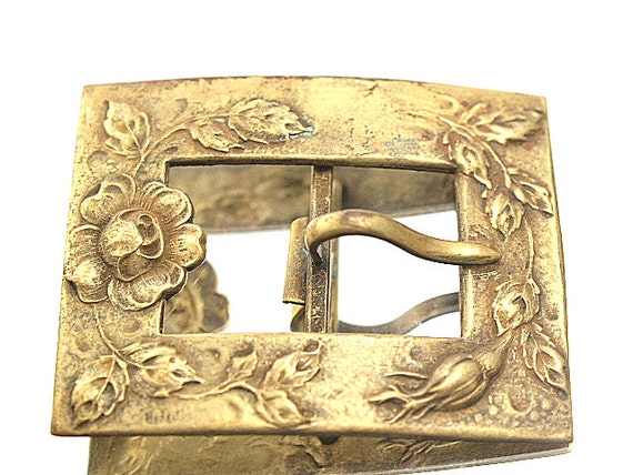 Art Nouveau Vintage Buckle Brass Gold Tone Floral Flower  display picture 3