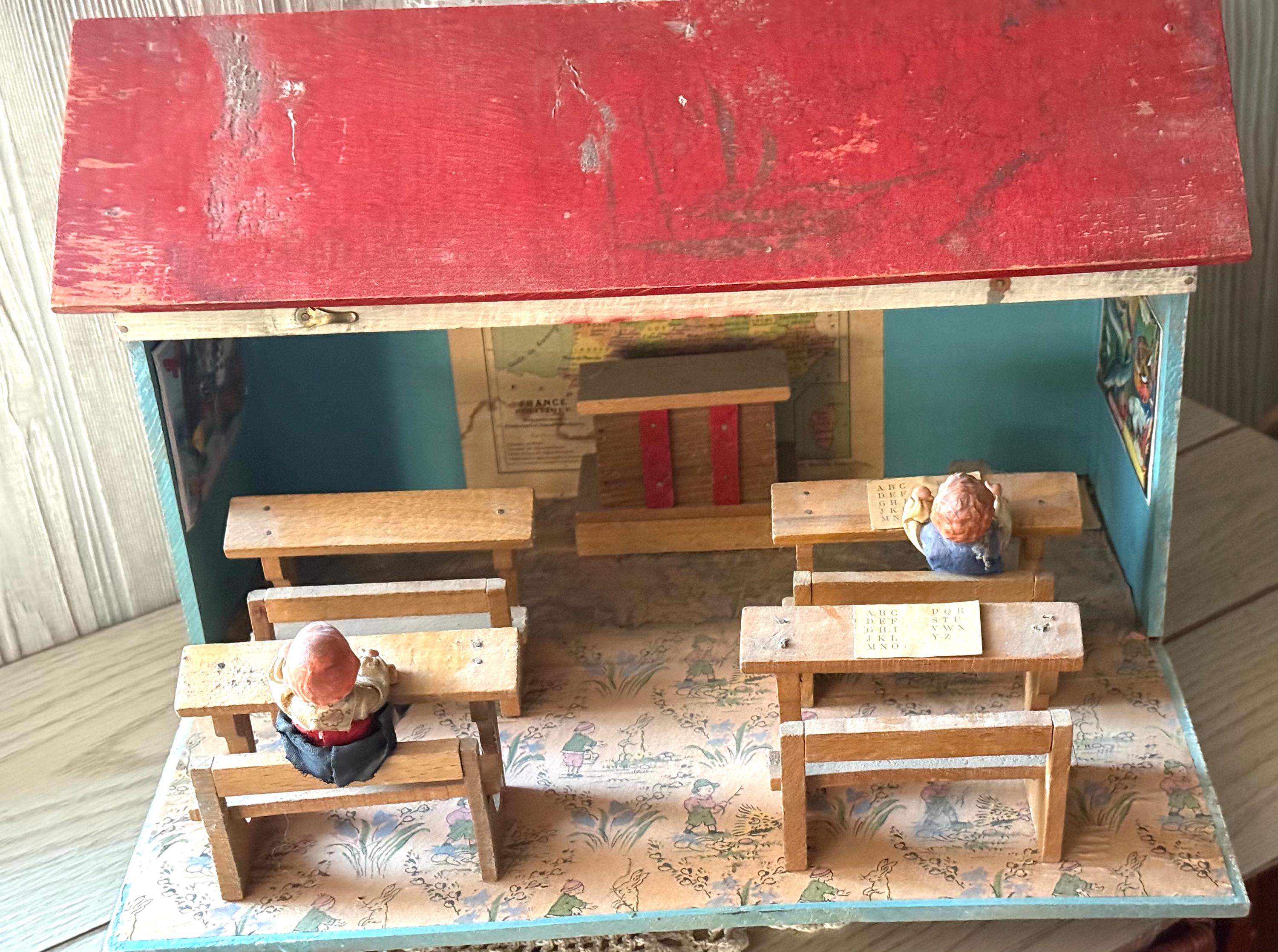 Petit banc rustique banc d’école banc de gare sapin massif années 50