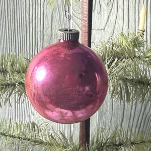 Signierte Shiny Brite Rosa Quecksilberglas Ornament Dekoration Mid Century Modern Weihnachten