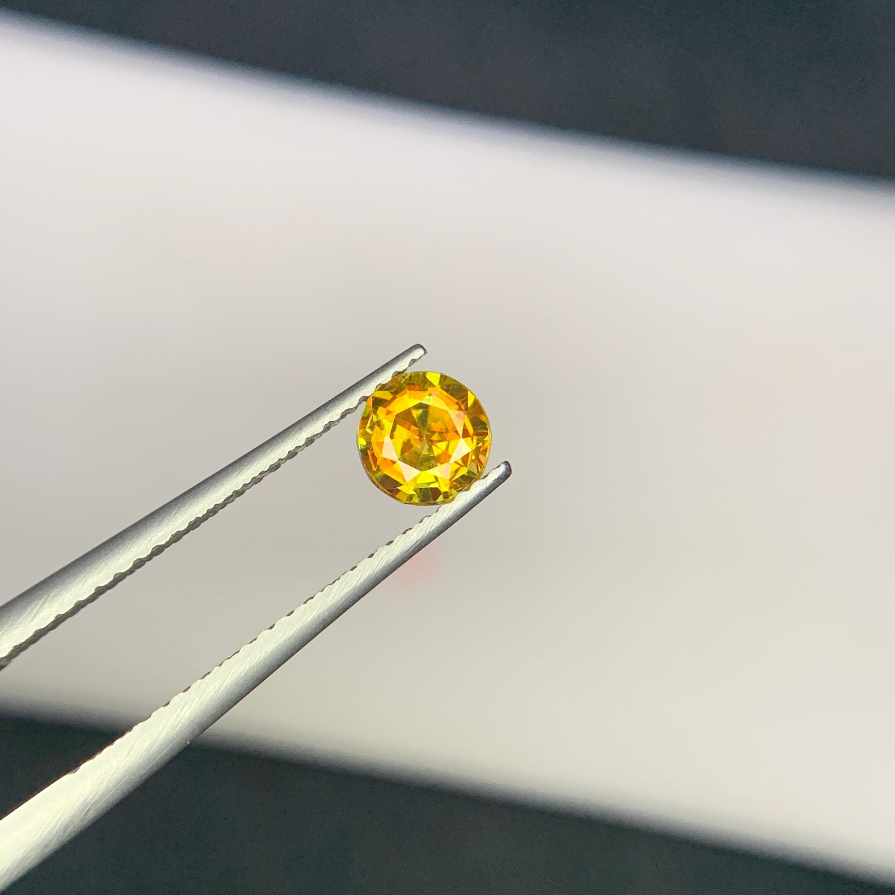 0.75 Carat Natural Sphene/Titanite Cut Round Shape Faceted Loose Gemstone from Pakistan, Sphene Gemstone Jewellery, 5.3x5.3x3.3 mm