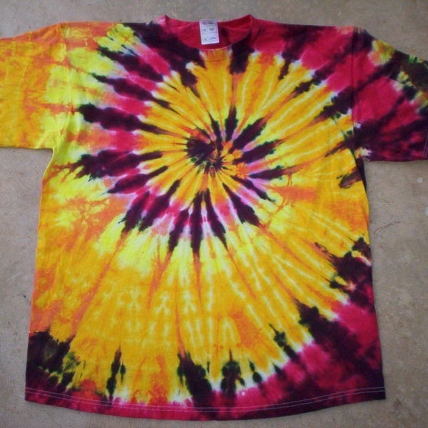 Youth Medium Spiral Tie Dye