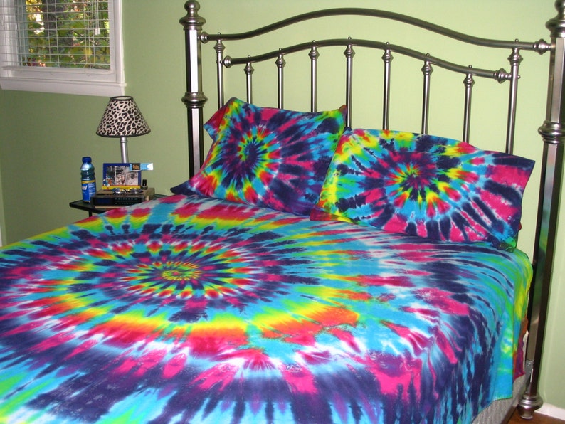 Sweet Dreams Queen Size Spiral Tie Dye 100 Organic Cotton Image 0