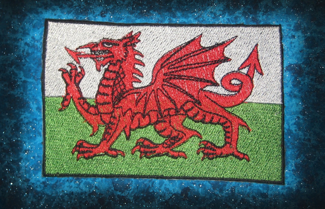 Welsh Flag Red Dragon Heraldic Heraldry Iron on Patch the Flag of Wales ...