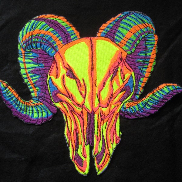 ENORME NEON Wicked Ram Skull Patch Iron op Patch of Naai op Pagen Punk Gothic Goth Patch