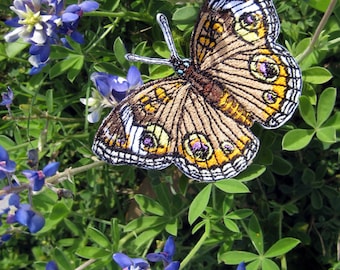 Mâle commun Papillon Junonia coenia Fer sur ou coudre sur patch