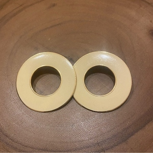 Vintage 80s round metal earrings post back goldtone cream