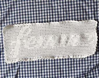 Tapisserie au crochet filet de femme *FAIT SUR COMMANDE*