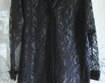 Victoria's Secret - Women's Vintage Long Sleeve Negligee - Size M/L - Black Lace - Button Down - Polyester and Nylon - Like New