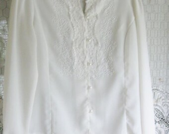 Women's Vintage Cathy Che Polyester Long Sleeve White Blouse - Size 8 - Pearl Buttons and Accents - Embroidery on the Front