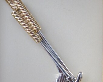 Liz Claiborne Golf Clubs Brooch Pin - Silver and Gold Tone - Original Box - Gift for Lady Golfer