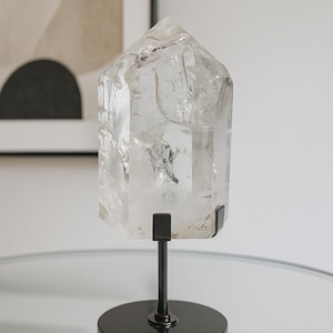 Clear Rock Crystal with Rainbow – 768g Quartz Point from Brazil with Stand – Pure Crystal for Energy & Decoration