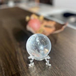 Rock crystal ball 6.7 cm, clear crystal ball 433 g, gemstone decoration, healing stone crystal, natural crystal ball, spiritual decoration