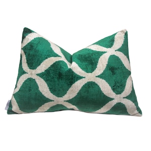 Funda de almohada de terciopelo Ikat verde esmeralda: cojín decorativo geométrico