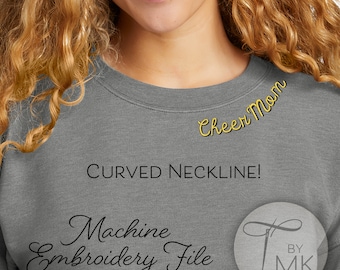 Wzór do haftu - Cheer Mom - Zakrzywiony dekolt Tekst - Zakrzywione słowa na kołnierzyku