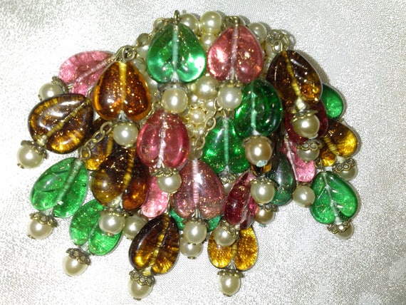 Louis Rousselet Brooch Glass hearts & pearls dangl