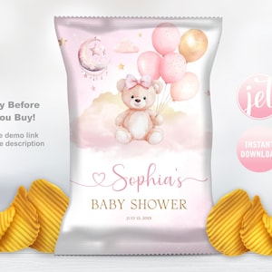 Może przedstawiać: Różowy projekt torby na chipsy z motywem baby shower z misiem i balonami. Torba zawiera napis "Sophia's BABY SHOWER" i wymiary 21,59 x 27,94 cm. Projekt zawiera również tekst "Try Before You Buy!" i "INSTANT DOWNLOAD".