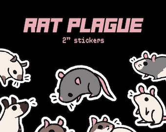 Puede incluir: Fondo negro con el texto rosa "RAT PLAGUE" y "2" stickers". La imagen presenta varias pegatinas de ratas de dibujos animados, cada una de aproximadamente 5 cm, en varios colores y poses.