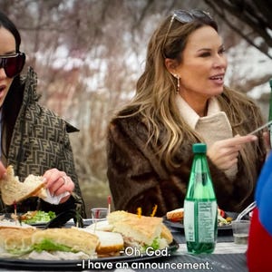 Tomt gratulationskort med texten "Tillkännagivande" från Real Housewives of Salt Lake City bild 3
