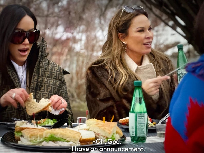 Tomt gratulationskort med texten "Tillkännagivande" från Real Housewives of Salt Lake City bild 3
