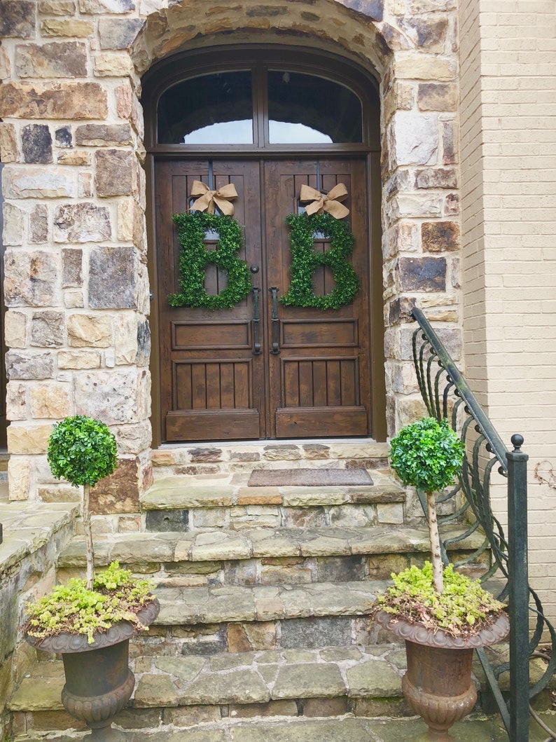 24 inch Boxwood Letter Wreaths-Set of 2 immagine 1