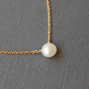 White Pearl Solitaire Necklace, Delicate Layering Necklace, Simple Necklace, Pearl Jewelry, Dainty Necklace, Minimal Necklace