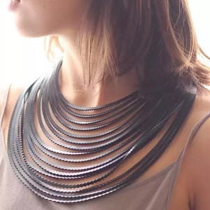 Collar de caucho Tun Nubia