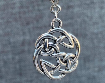 Chunky Dara Celtic Knot Pendant Necklace.