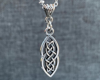 Sailors Knot Celtic Necklace. Irish Jewelry.