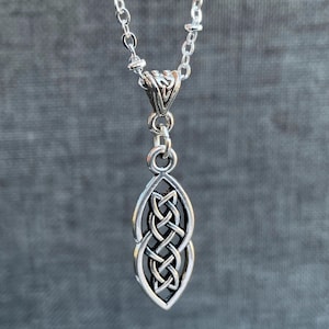 Sailors Knot Celtic Necklace. Irish Jewelry.