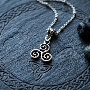 Triskelion Celtic Knot Irish Necklace: Silver Plate.