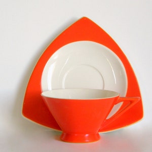 Atomic Art Deco Salem Streamline Cup w/ Tricorne Saucer in Mandarin Orange Graded & Priced by Condition image 2