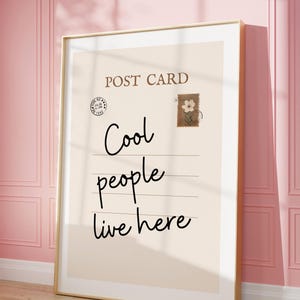 Coole Leute leben hier, Vintage Postkarte Poster, trendige Wandkunst, horizontaler Druck, Retro-Ästhetik, niedliches Dekor, digitaler Download