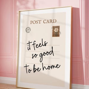 Feels So Good To Be Home, Vintage Postkarte Poster, trendiger Druck, Retro-Ästhetik, Girly Wandkunst, niedliches Dekor, digitaler Download