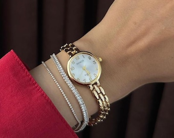 Adjustable Waterproof Womens Watch, Gold Colour Elegant Woman Wrist Watch, Vintage Design, Present for Her, Gift for Her, Round Dial