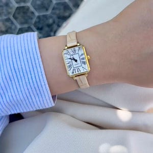 Orologio da donna vintage quadrato e rettangolare, cinturino color crema, quadrante bianco, design vintage, regalo per lei, numeri romani