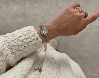 Adjustable Metal Band Women Watch,  Silver Colour Woman Wrist Watch,  Vintage Design, Present for Her, Gift for Her, Steel Watch, White Dial