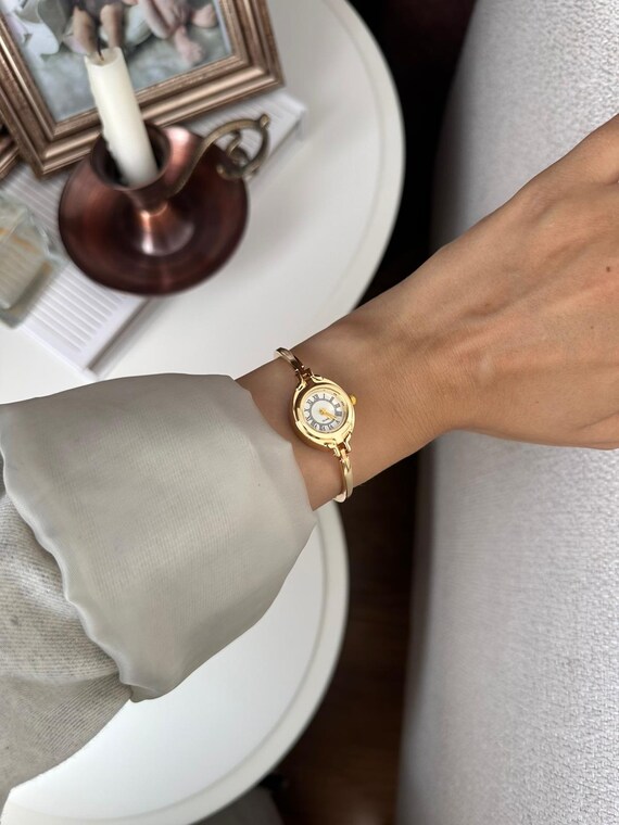 Elegant Roman Numeral Womens Watch - Gold Colour, Dainty  display picture 2