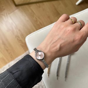Relógio Feminino Ajustável, Relógio de Pulso Feminino Cor Prata, Design Vintage, Presente para Ela, Presente para Ela, Relógio de Aço, Mostrador Rosa, Natal