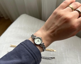 Adjustable Women Watch,  Silver Colour Woman Wrist Watch,  Vintage Design, Present for Her, Gift for Her, Steel Watch, Green Dial, Christmas